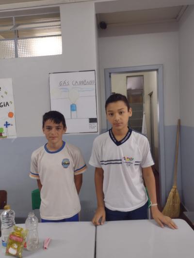 Escola LeocÃ¡dio JosÃ© Correia realizou a Feira de CiÃªncias com os Alunos do 5Âº ano